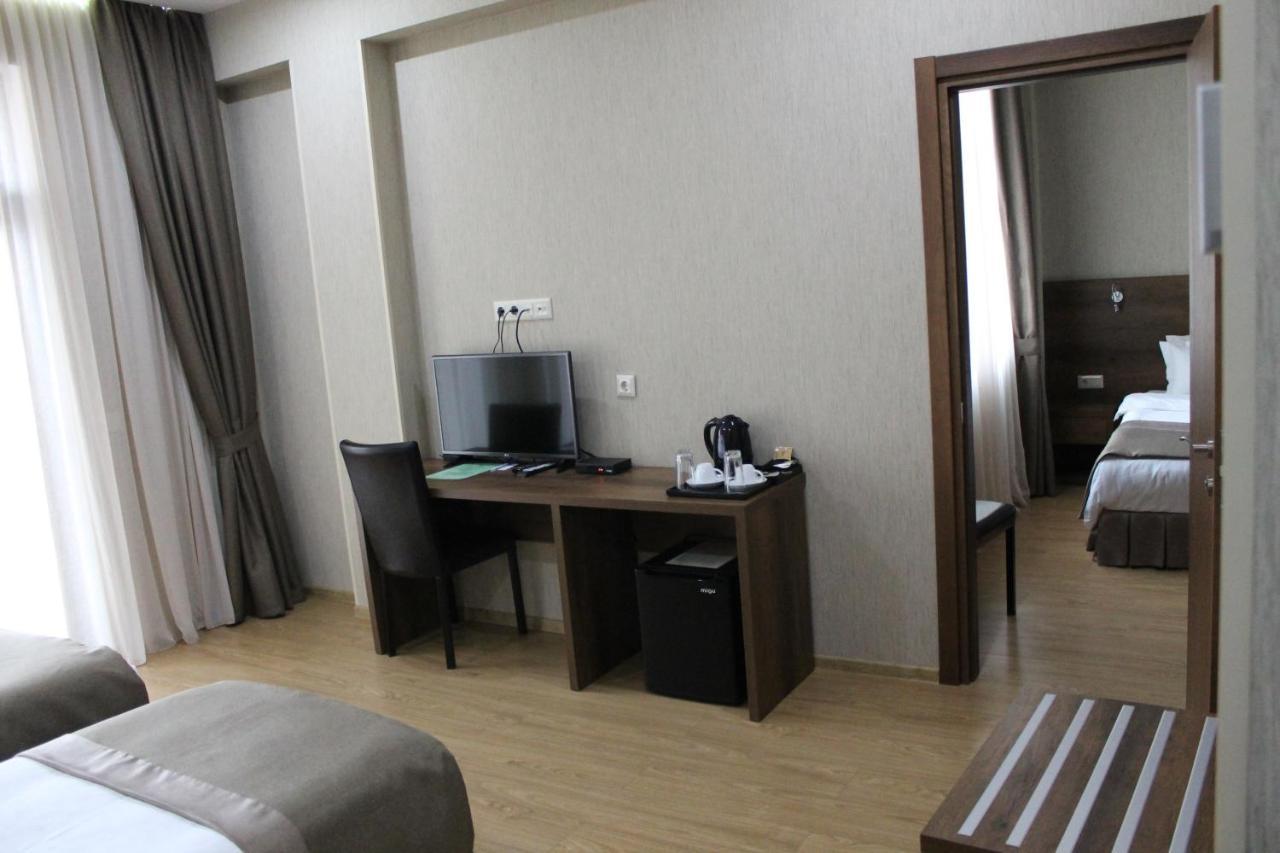 Hotel Metekhi Line Тбілісі Екстер'єр фото