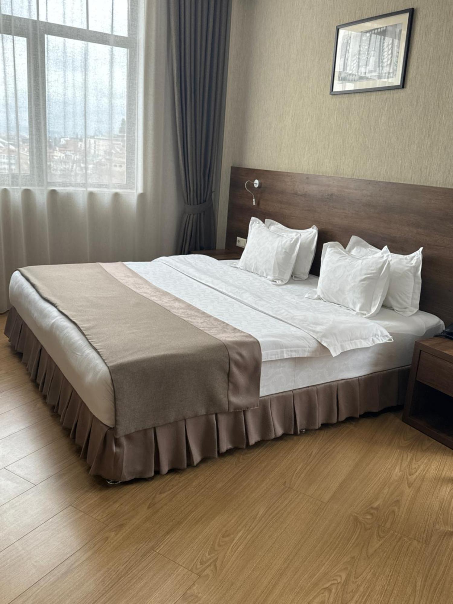 Hotel Metekhi Line Тбілісі Екстер'єр фото