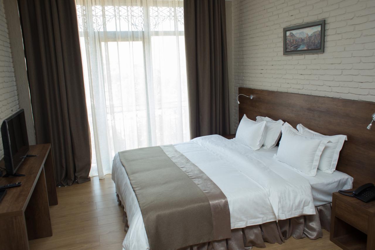 Hotel Metekhi Line Тбілісі Екстер'єр фото